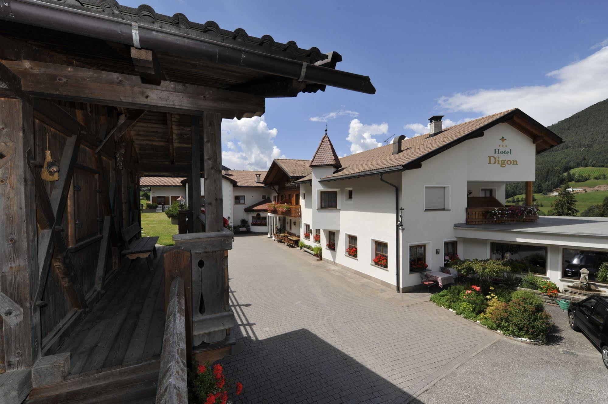 Hotel Digon St. Ulrich in Gröden Exterior foto